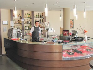 Bar (en el alojamiento)