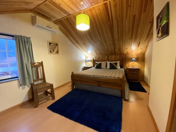 Double Room | Free WiFi, bed sheets