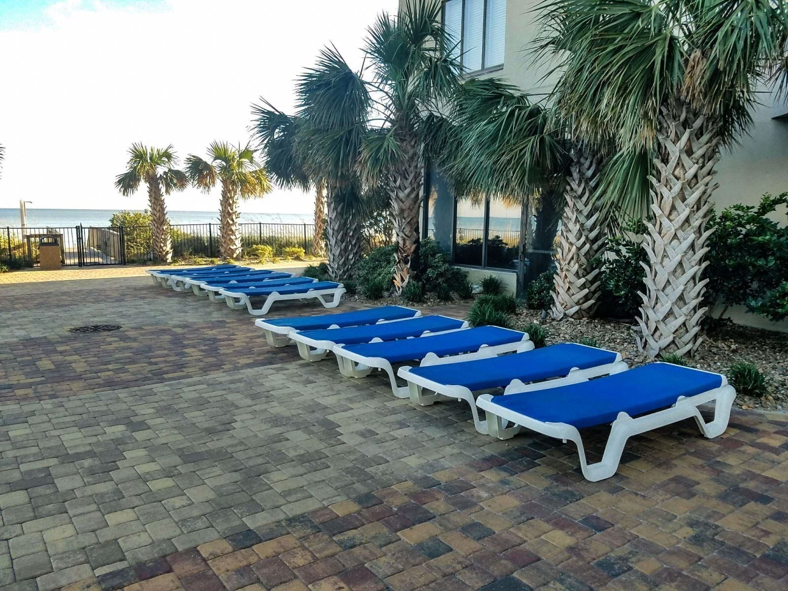 Kolam renang tertutup, kolam renang terbuka 