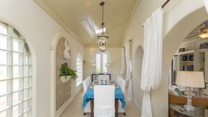 Family dining - Milord (Prospect)