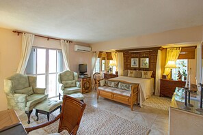 Deluxe Villa, 4 Bedrooms, Non Smoking - Shangri La (Paynes Bay)