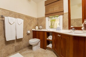 Deluxe Villa, 3 Bedrooms, Non Smoking | Bathroom