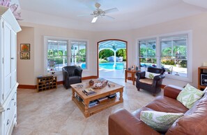 Deluxe Villa, 3 Bedrooms, Non Smoking | Living room - Rock Ridge (Gibbes)