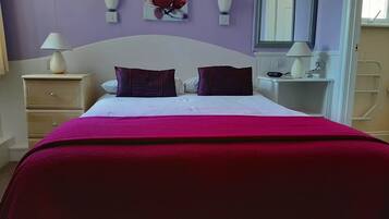 Kamar Double | Wi-Fi gratis dan seprai linen