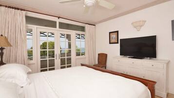 Deluxe Apartment, 3 Bedrooms, Non Smoking | 3 bedrooms, in-room safe, free WiFi, bed sheets