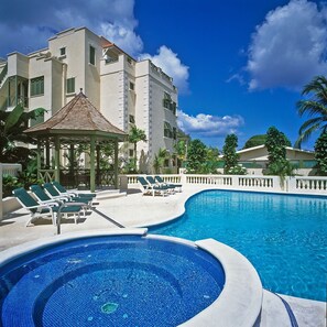 Outdoor pool, sun loungers - Summerlands 106 (Prospect)