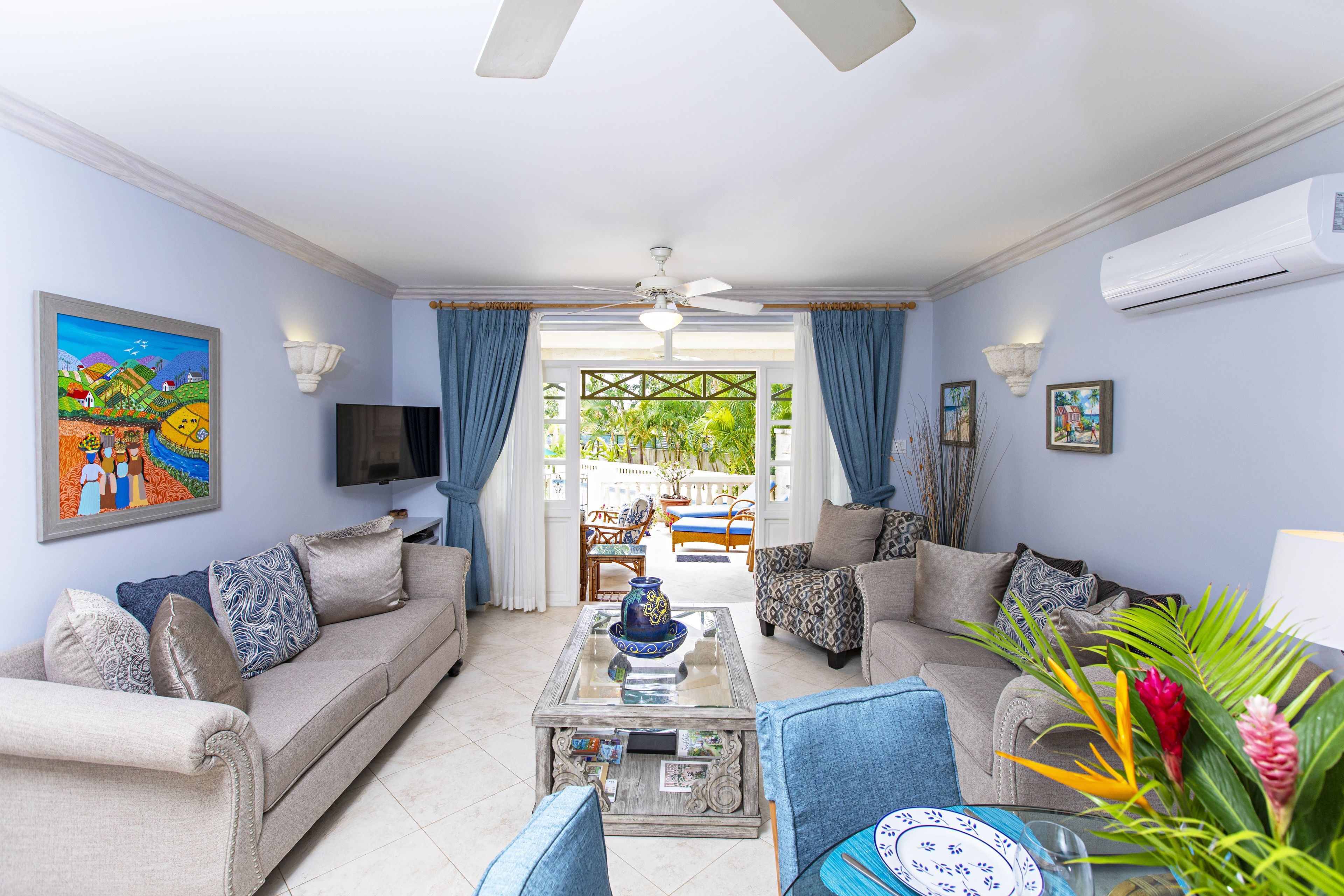 Apartemen Deluks, 3 kamar tidur, Bebas Asap Rokok | Area keluarga | Televisi layar datar 55-inci dengan saluran TV kabel dan buku