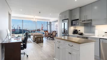 Presidential Apartment, 2 Bedrooms, Kitchen, Ocean View | Living area | LED TV, Netflix