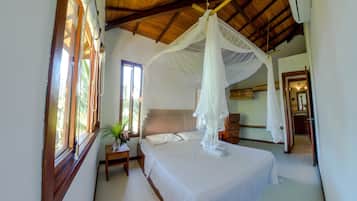 Apartamento | Individualmente decorados, escrivaninha, ferros/tábuas de passar roupa