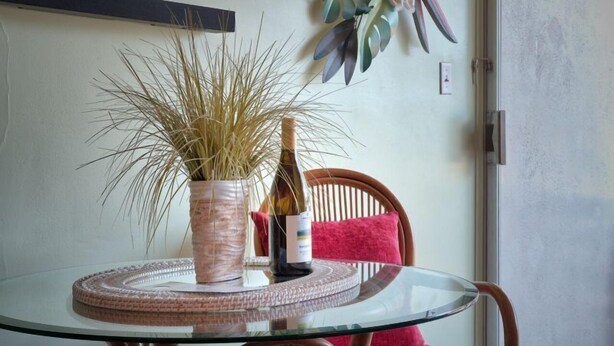 Ảnh chưa phân loại, 1 trong số 18 ảnh, nút