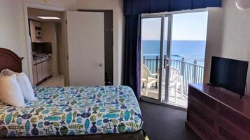 2 bedrooms, individually decorated, individually furnished, free WiFi