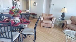 Dining - The Palace 2214 (Myrtle Beach)