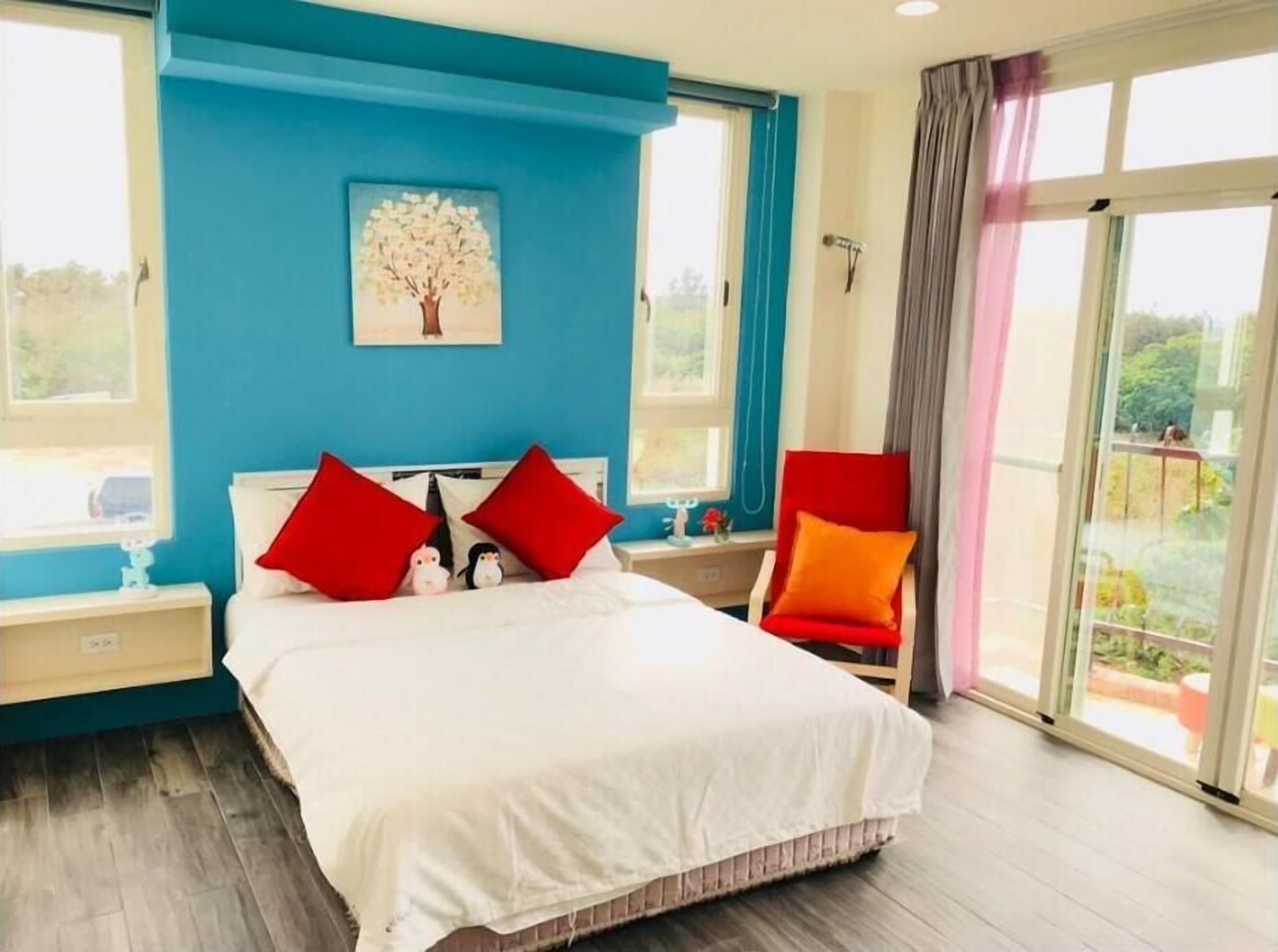 Decoración personalizada, muebles diferentes y escritorio 