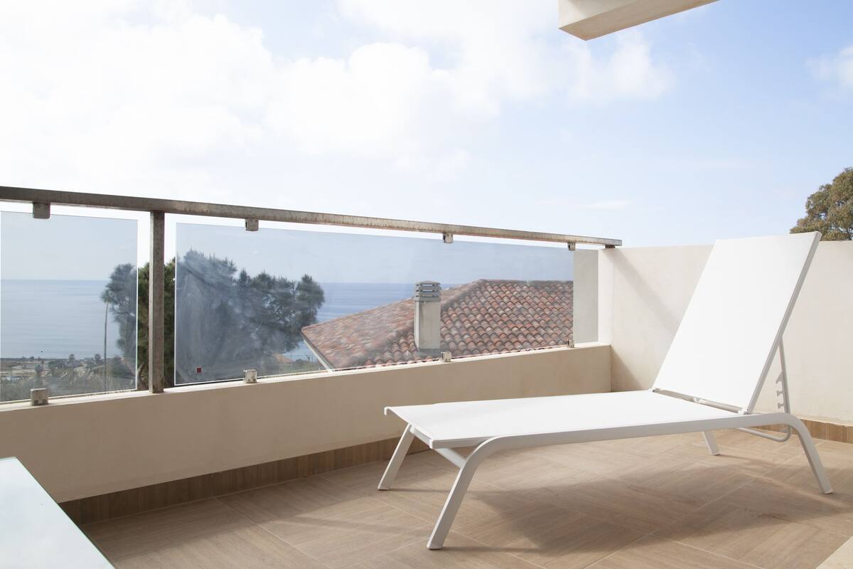Apartment, Mehrere Betten, Meerblick | Balkon
