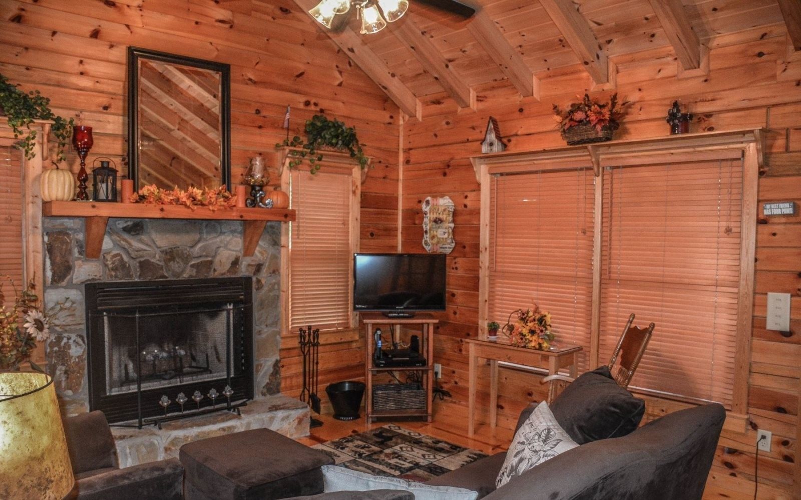 House | Living area | Flat-screen TV, fireplace, DVD player, stereo