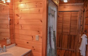 Casa | Baño | Tina con regadera y tina de hidromasaje 