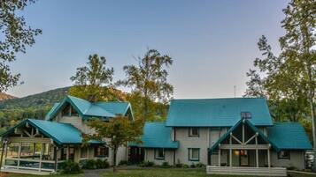 Mặt tiền nơi lưu trú