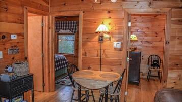 2 bedrooms, desk, free WiFi, bed sheets