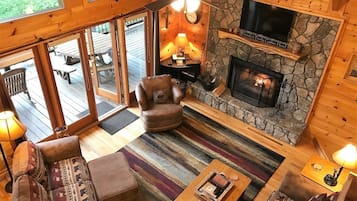 House | Living area | Flat-screen TV, fireplace, DVD player