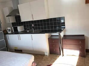 Shared kitchen - Elton Bank Hotel (Manchester)