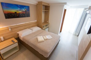 Classic Double Room, 1 Double Bed | Minibar, blackout drapes, iron/ironing board, free WiFi - Pousada Nascer do Sol (Arraial do Cabo)
