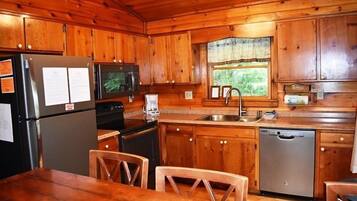 House | 4 bedrooms, desk, iron/ironing board, free WiFi