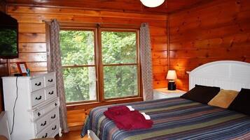 House | 4 bedrooms, desk, iron/ironing board, free WiFi