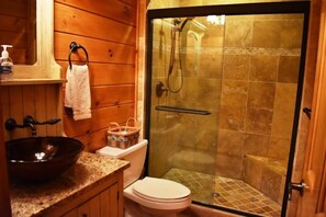 Rumah | Kamar mandi | Perlengkapan mandi gratis, pengering rambut, handuk, dan sampo