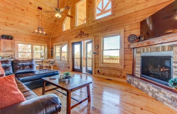 Living area - Sky Lane (Blue Ridge)