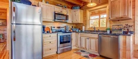 Rumah | Dapur pribadi | Kompor, mesin pencuci piring, peralatan masak/sendok-piring, dan tisu