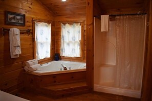 House | Deep soaking bathtub - Serenity (Blue Ridge)
