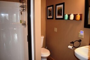 Casa | Baño | Amenidades de baño gratuitas, secadora de cabello, toallas 