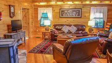 Flat-screen TV, fireplace, DVD player