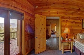 Casa | 4 habitaciones, escritorio y wifi gratis 