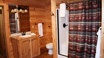 House | Bathroom | Free toiletries, towels, toilet paper