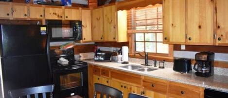House | Private kitchen | Oven, stovetop, dishwasher, toaster