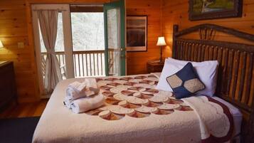 House | 2 bedrooms, desk, free WiFi