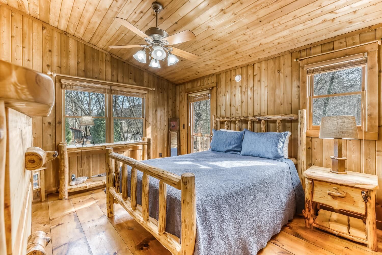 House | 3 bedrooms, desk, iron/ironing board, bed sheets