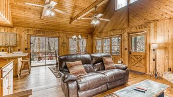 House | Living room | Flat-screen TV, fireplace, DVD player