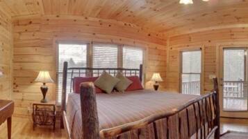 House | 4 bedrooms, desk, bed sheets