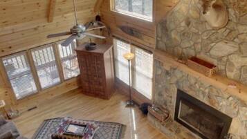 House | Living area | Flat-screen TV, fireplace, DVD player