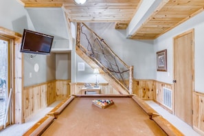 House | Living room | Flat-screen TV, fireplace - Deepwater Lodge (Blue Ridge)
