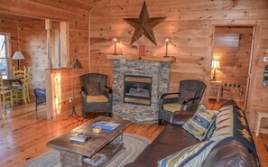 独立别墅 | 客厅 | 平板电视、壁炉