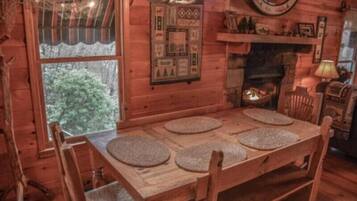 House | In-room dining