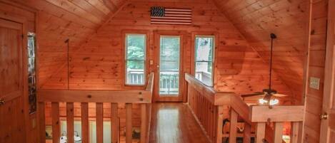 House | 2 bedrooms, desk, free WiFi