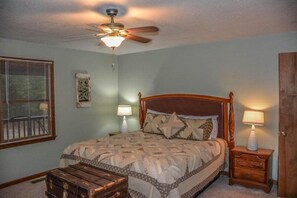 House | 3 bedrooms, desk, laptop workspace, free WiFi - Beavers Mountain Escape (Morganton)