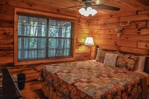 Casa | 2 quartos, escrivaninha, Wi-Fi de cortesia, roupa de cama