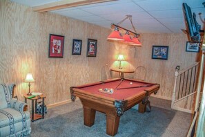 Billiards - Crimson Bear Mountain (Mineral Bluff)