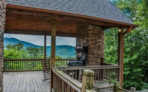 House | Balcony - Dream Catcher (Morganton)