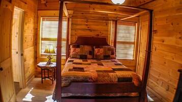 House | 3 bedrooms, desk, free WiFi, bed sheets